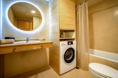Un baño de TrendyHomes Laguna Beach