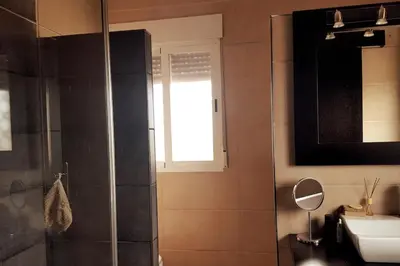 Un baño de Casa para disfrutar de ella y su entorno