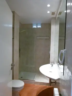 Un baño de Penthouse with ocean and mountain views