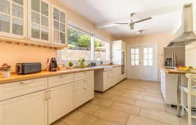 Una cocina o zona de cocina en Amazing Home In Cuevas Del Almanzora
