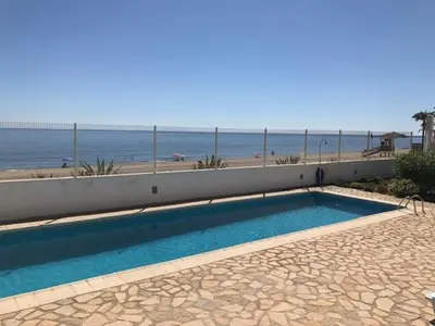 Piscina en o cerca de Cadre exceptionnel Appartement les pieds dans l'Eau Mer Piscine Clim Terrasse Vue Mer
