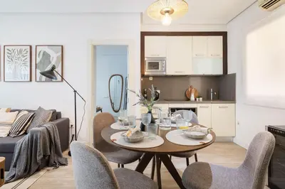 Una cocina o zona de cocina en Apartamento en Reyes Católicos