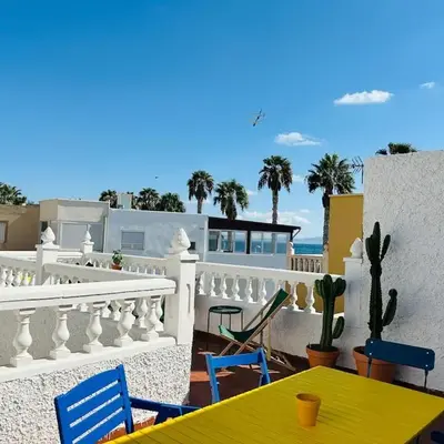 Casa del Sol - Casa familiar junto a la playa con vistas al mar en Almería
