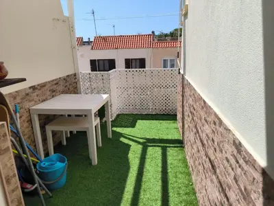 Un patio o zona al aire libre en Celeste