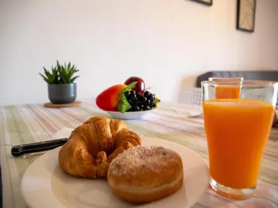 Comida en o cerca de este apartamento