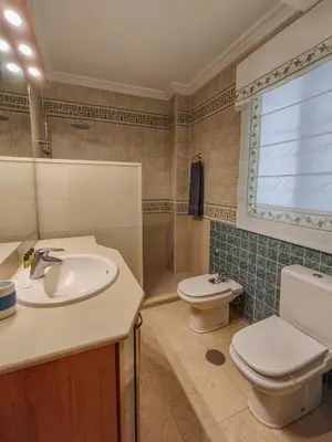 Un baño de TrendyHomes Buenavista Paseo Marítimo II