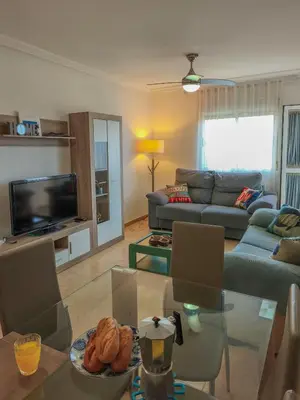 Una televisión o centro de entretenimiento en TrendyHomes Buenavista Paseo Marítimo II