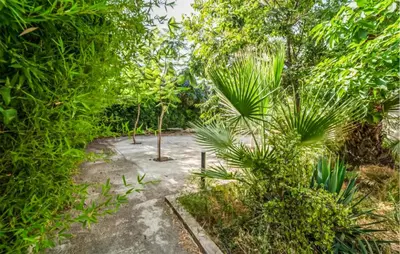 Jardín al aire libre en 6 Bedroom Stunning Home In Dalias
