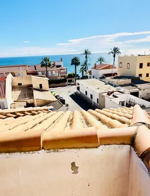 Vista general del mar o vista desde el hostal o pensión
