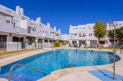 Piscina en o cerca de Marine Oasis, Duplex with Pool by the Sea