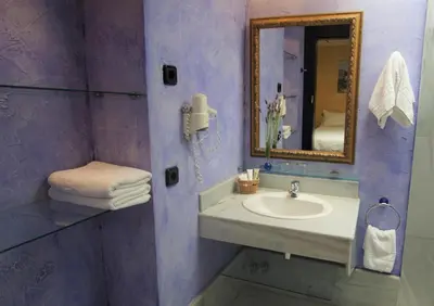 Un baño de Hotel Tikar