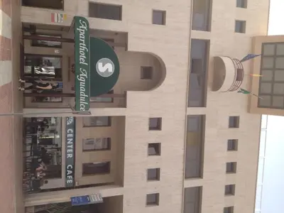 Edificio en el que se encuentra el apartahotel