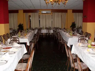 Un restaurante o sitio para comer en Hotel Mulhacen