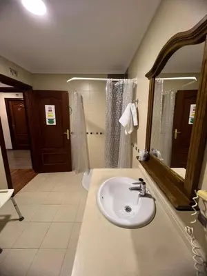 Un baño de Hotel Restaurante Dama de Baza