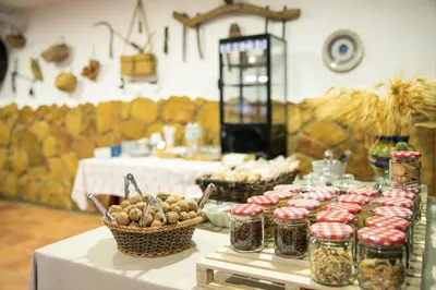 Comida en o cerca of this country house