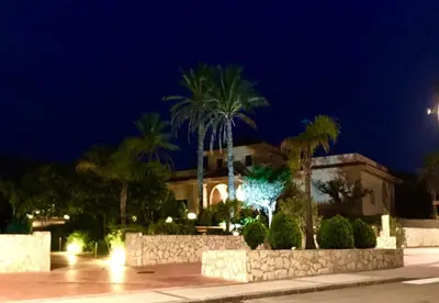 Jardín al aire libre en Hostel Águilas Isla del Fraile