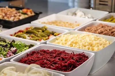 Comida en o cerca de este hotel