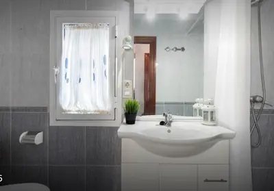 Un baño de Apartamento Toreros Center Wifi