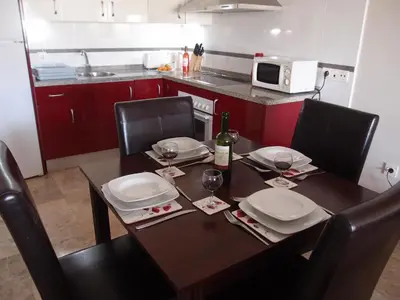 Una cocina o zona de cocina en Luxury apartment in central Almerimar with Free Secure Parking