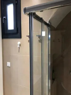 Un baño de Bungalow de Lujo a pie de playa en Aguadulce