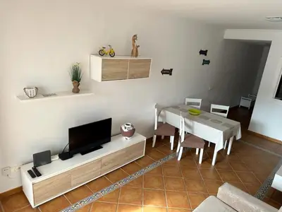 Una televisión o centro de entretenimiento en Spirit of Mojacar Playa Resort