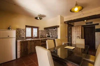 Una cocina o zona de cocina en Alojamientos Rurales los Albardinales
