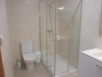 Un baño de Apartamento en la Playa de San José-sjjc