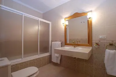 Un baño de Hostal el Puente