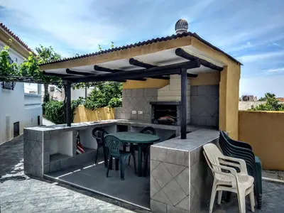 Un patio o zona al aire libre en Chalet con piscina en Níjar
