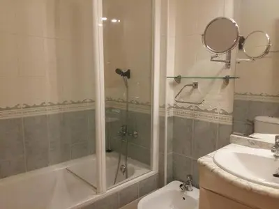 Un baño de Bahía de Vera Apartamento Hibiscus