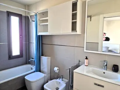 Un baño de CASA LA ROCA