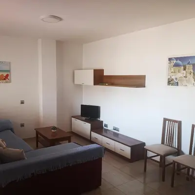 Una televisión o centro de entretenimiento en CABO GATA SUNNY HOUSE