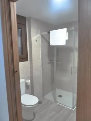 Un baño de Hostal Casa Fermina- A 2 horas de las pistas de esquí