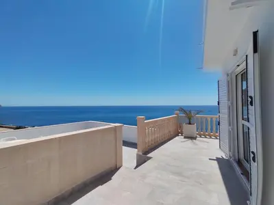 Vista general del mar o vista desde la casa o chalet