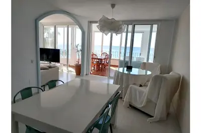 Una televisión o centro de entretenimiento en Spacious house in Roquetas de Mar, 140 m², shared pool