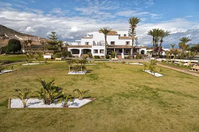 Paisaje cerca de este hotel