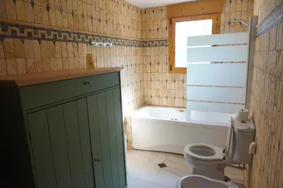 Un baño de Cortijo del Aguila