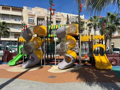 Zona de juegos infantil en El Cachalote Feliz