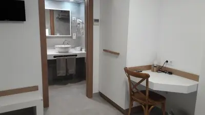 Una cocina o zona de cocina en Hostal Cervantes Playa