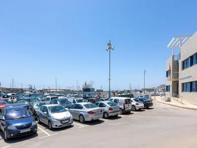 Plano de Sunny Apartment Near Paseo