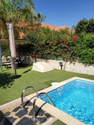 Piscina en o cerca de BAJO en PRIMERA LÍNEA de VERA-PLAYA con piscina privada!