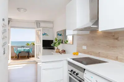 Una cocina o zona de cocina en Levante19 Estudio Naturista primera línea