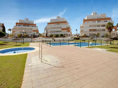 Piscina en o cerca de Beachside Apartment with Pool