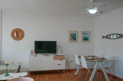 Una televisión o centro de entretenimiento en Casa Indalmar II San José