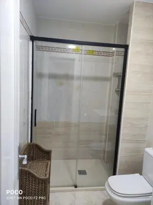 Un baño de Apartamentos avda juan Carlos