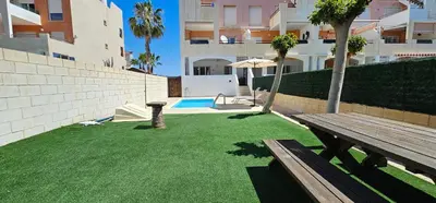 Piscina en o cerca de Homes of Spain, Apartamentos Paraíso Vera Playa, Fatu Hiva, Bajo A con piscina privada en jardín privado, PRIMERA LINEA de PLAYA, WIFI