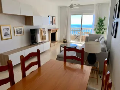 Zona de estar de Panoramic Sea Views with Balcony, Air Conditioning and Parking