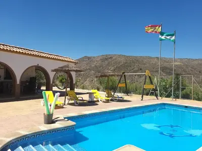 Piscina en o cerca de Benavilla