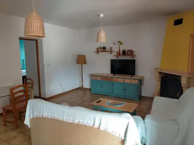 Una televisión o centro de entretenimiento en Casas la Noria