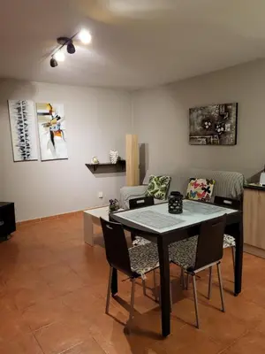 Plano de Casa baja preciosa con jardín privado en primera línea naturista!